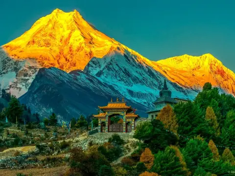Manaslu Circuit Trek: Complete Guide to Cost, Itinerary & Permits
