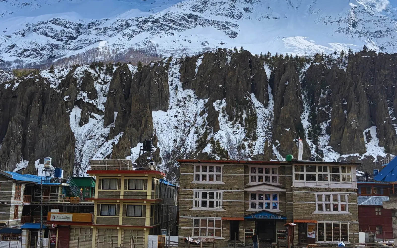 Scenic view of teahouses and lodges along the Annapurna Circuit Trek, showcasing accommodation options for trekkers