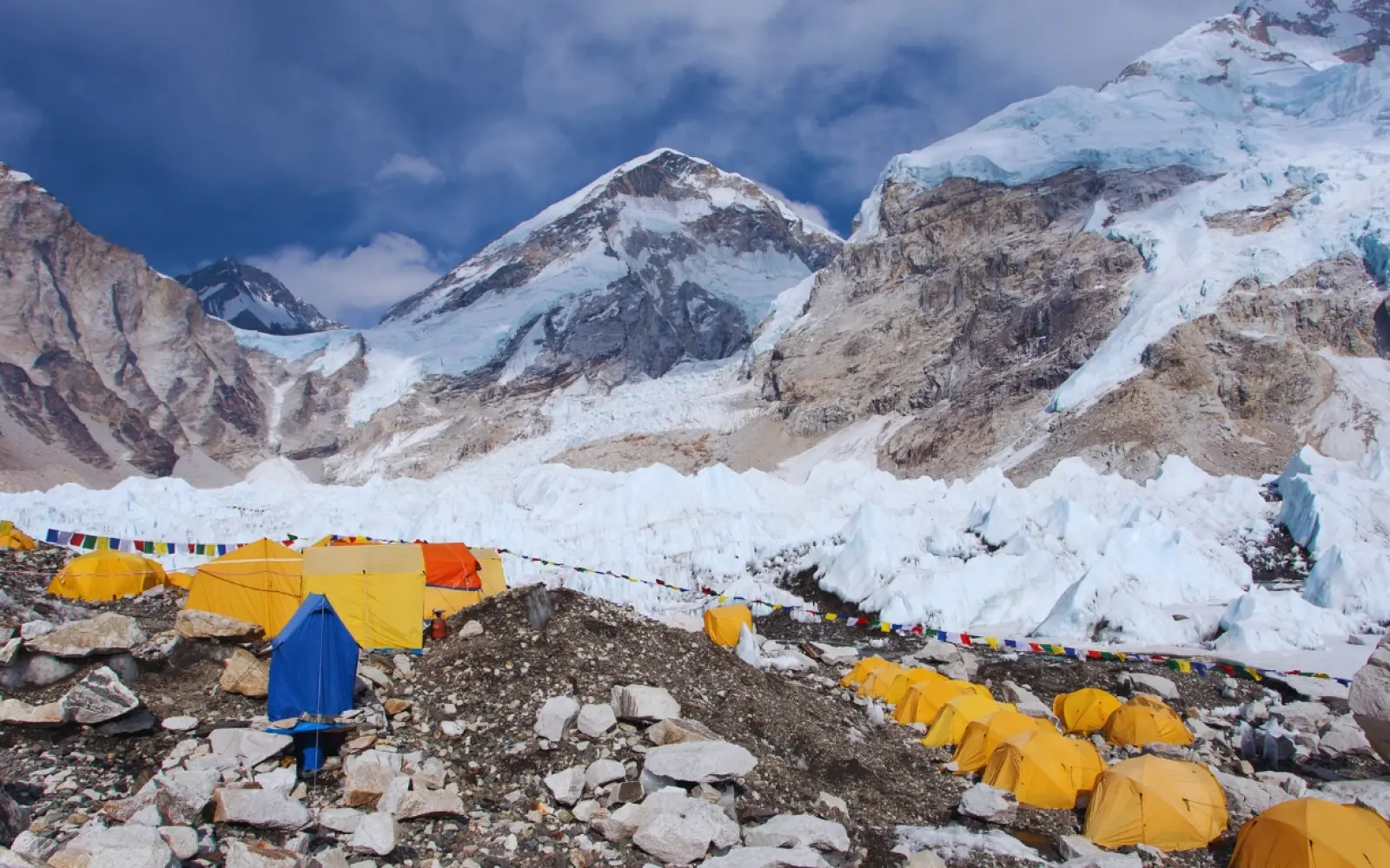 the height of south everest base camp is 5,364 meters