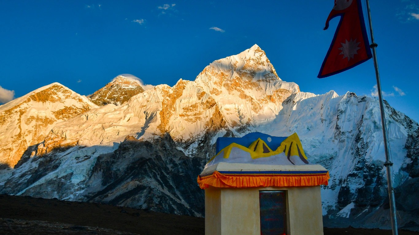 Mount everest with three different name