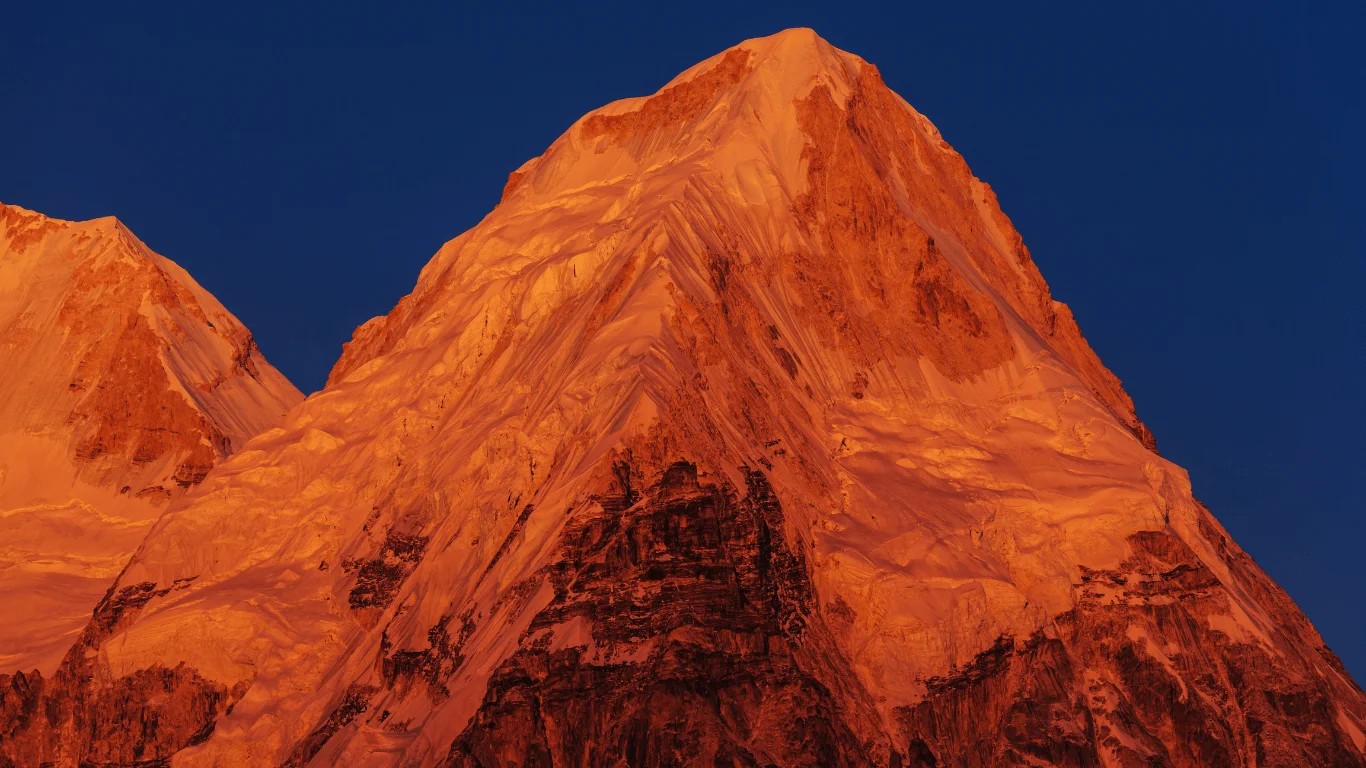 Where is Kanchenjunga located in Nepal?