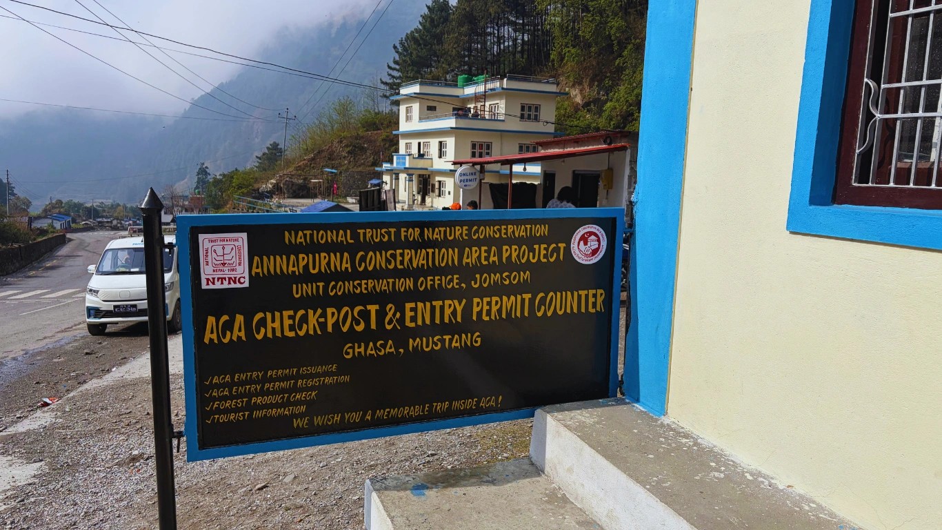 Ghasa village checkpoint along the Annapurna Circuit descent