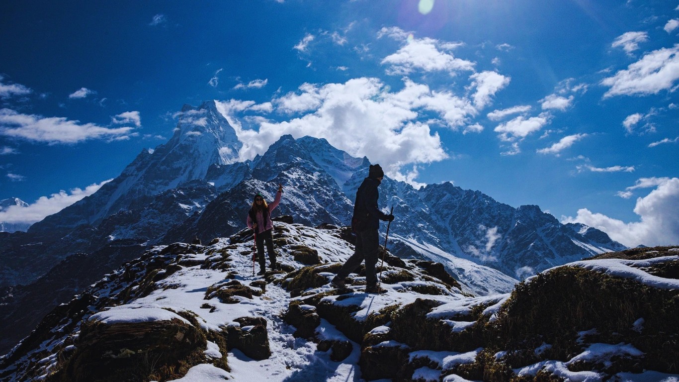 mardi himal trek view during the winter time in nepal