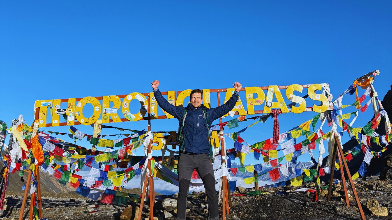 Annapurna circuit trek distance in miles