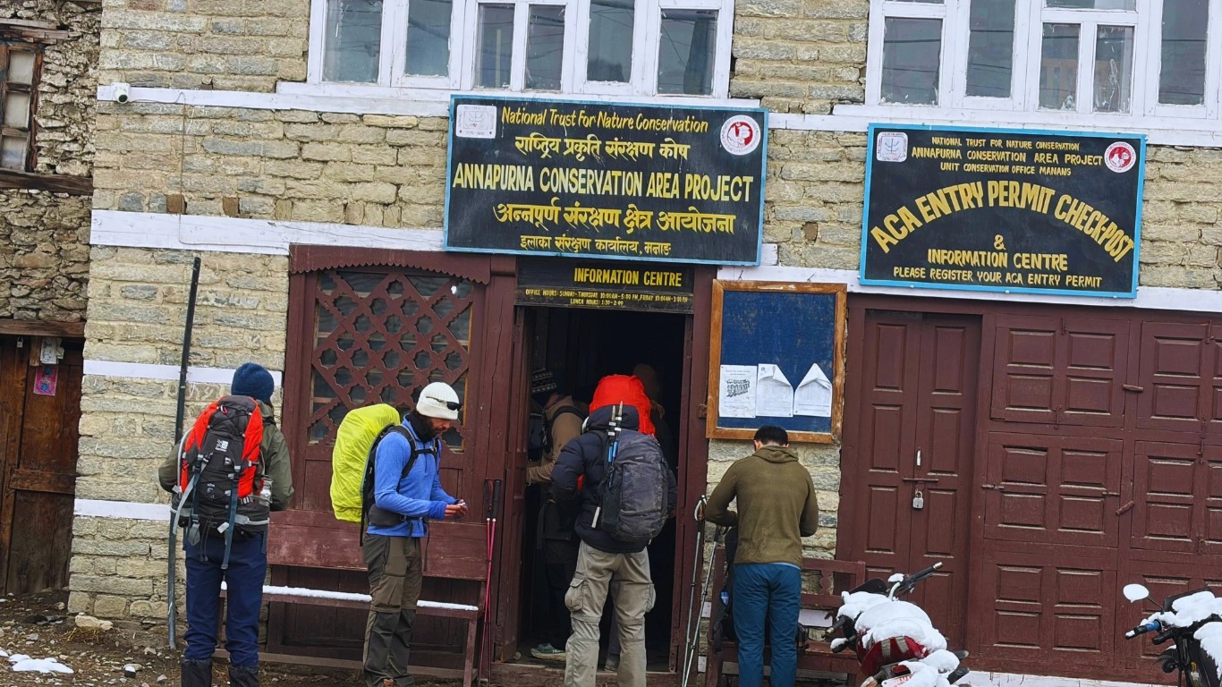 Annapurna Circuit Manang checkpoint busy with trekkers