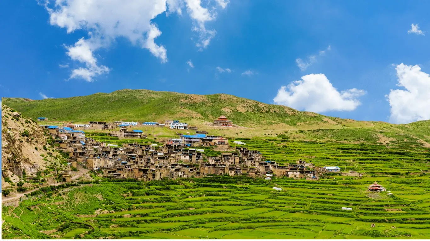 village of nar phu valley trek