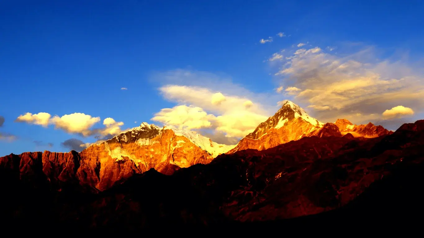 Take a moment at Khopra Danda to enjoy the peaceful atmosphere and dramatic Himalayan landscape.